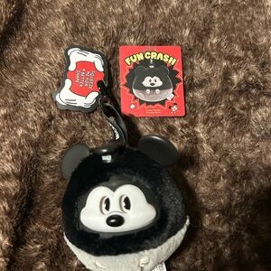 Fun Crash Black & White Plush Keychain - Cute Character Clip